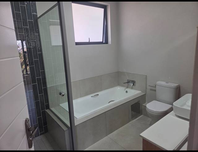 2 BEDROOM APARTMENT TO LET IN BRYANSTON